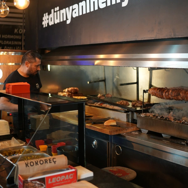 Osman İzmir Kokoreç Galeri Resimi